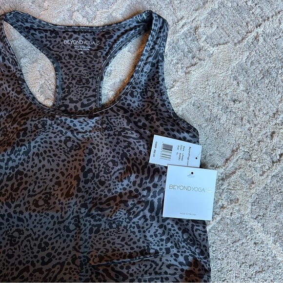 Beyond Yoga Leopard Print Tank Top Racer Back Size Small - Picture 2 of 5
